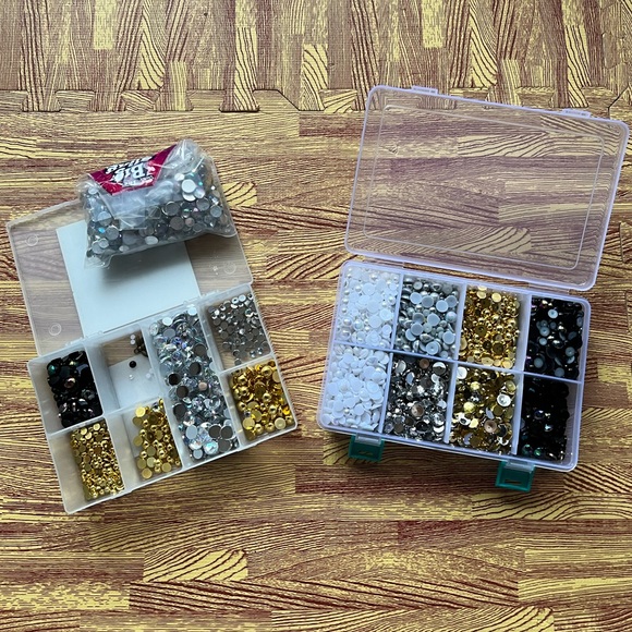 Donated - Rhinestone Starter Kit - Assorted Plastic Rhinestones & Cases - Picture 1 of 13